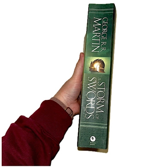 A STORM OF SWORDS by George R.R. Martin 📚 Game of Thrones Paperback Book - Picture 2 of 8
